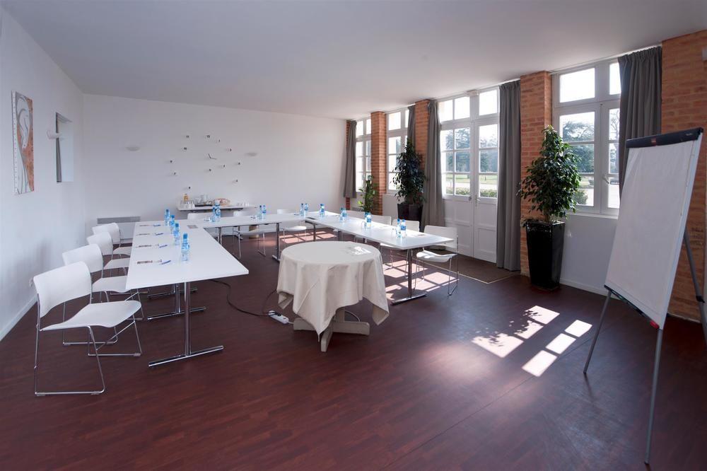 Country Club Hotel Yvre-l'Eveque ภายนอก รูปภาพ