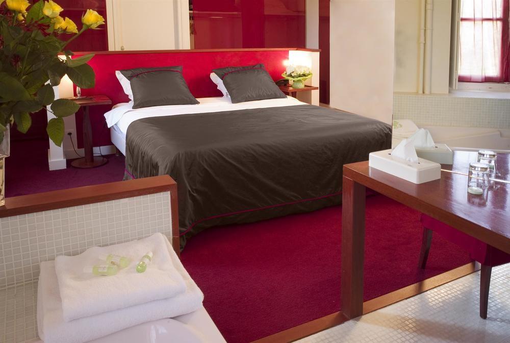 Country Club Hotel Yvre-l'Eveque ภายนอก รูปภาพ