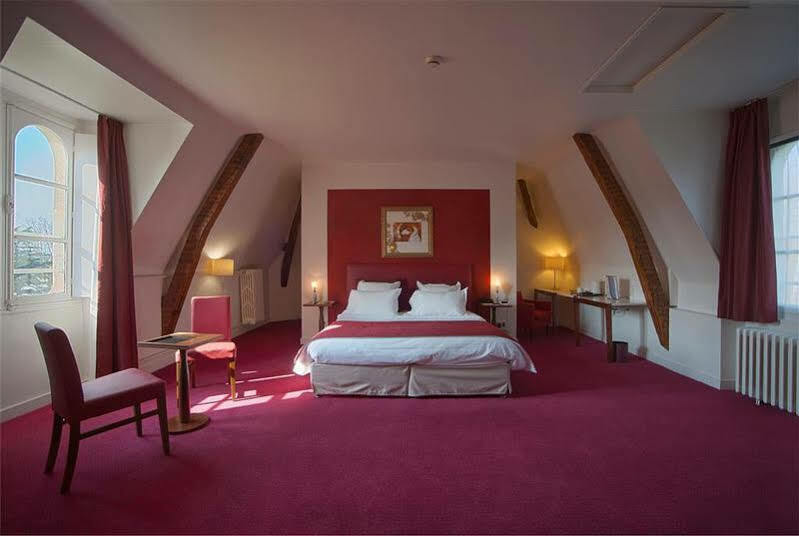 Country Club Hotel Yvre-l'Eveque ภายนอก รูปภาพ