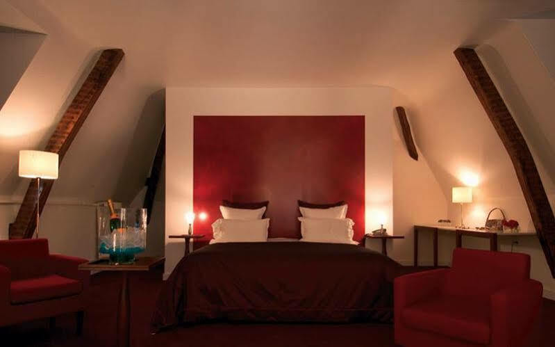 Country Club Hotel Yvre-l'Eveque ภายนอก รูปภาพ